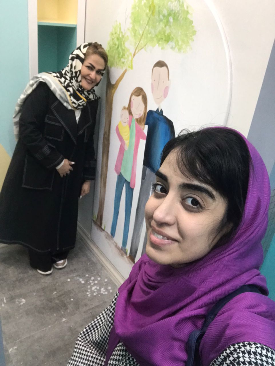 کار نقاشی روی دیوار توسط شیما