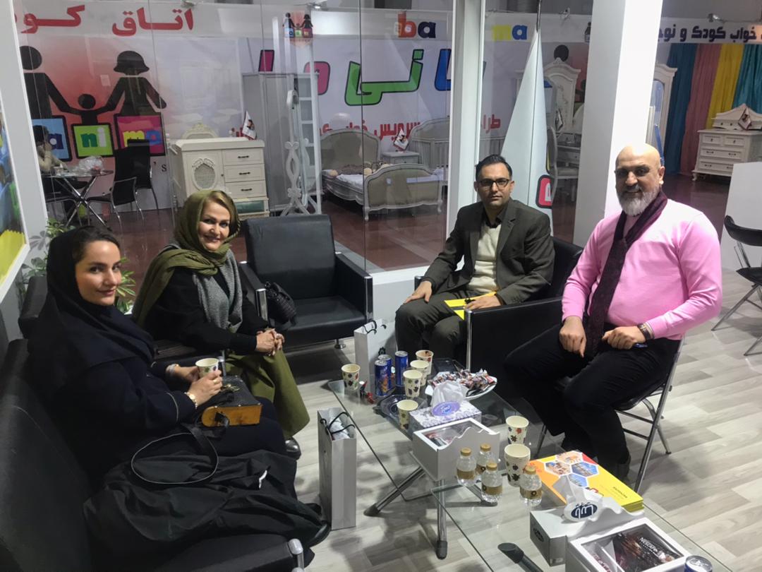 حضور در غرفه بازی سازان