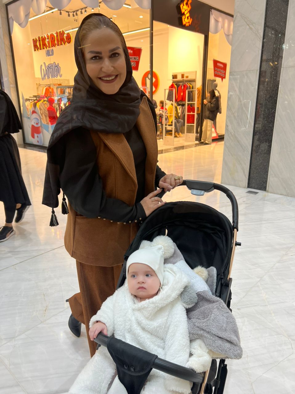  دیدن بچه ها خوشحالم میکند